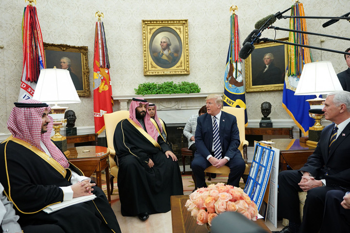 Selain itu, mereka berdua juga akan membicarakan soal Iran, Rusia dan isu-isu internasional lainnya. Pangeran Salman direncanakan akan berada di AS selama sekitar dua pekan, untuk bertemu dengan sejumlah politisi dan pemimpin bisnis.
