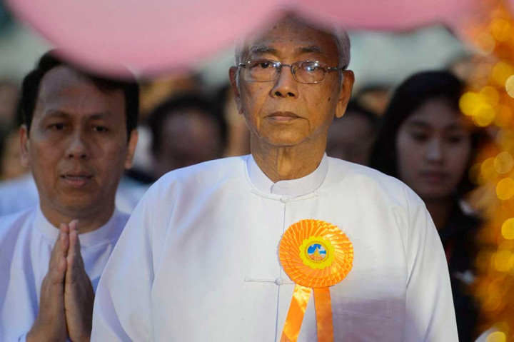 Menurut konstitusi negara tersebut, pejabat yang lebih senior dari dua wakil presiden akan menjabat sebagai presiden hingga seorang pemimpin baru dipilih oleh parlemen dalam waktu tujuh hari kerja. Ini berarti Myint Swe, yang ditunjuk militer menjadi Wapres, akan menjabat sebagai Presiden.