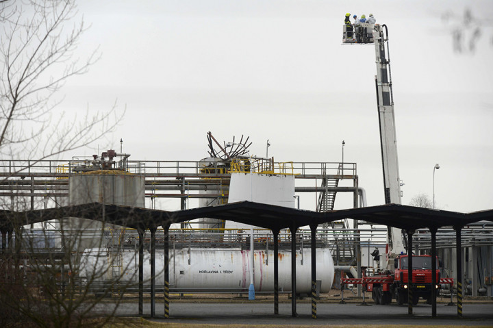 Ledakan dilaporkan terjadi di salah satu kilang minyak di pabrik yang dimiliki kelompok Unipetrol. Kepolisian setempat menyatakan dinas darurat telah dikerahkan ke lokasi ledakan di Kralupy nad Vltavou. 
