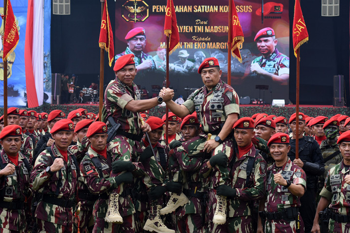Jabatan Danjen Kopassus diserahterimakan dari Mayjen (TNI) Madsuni ke Mayjen (TNI) Eko Margiyono yang sebelumnya menjabat Gubernur Angkatan Militer (Akmil), sementara Mayjen (TNI) Madsuni dimutasi menjadi Komandan Daerah Militer XIII/Merdeka.