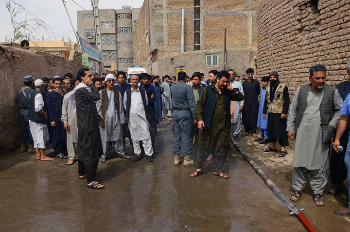 Belum ada kelompok yang mengaku bertanggung-jawab atas serangan itu, tapi kelompok fanatik IS menyerang beberapa tempat ibadah di Herat selama beberapa tahun belakangan.