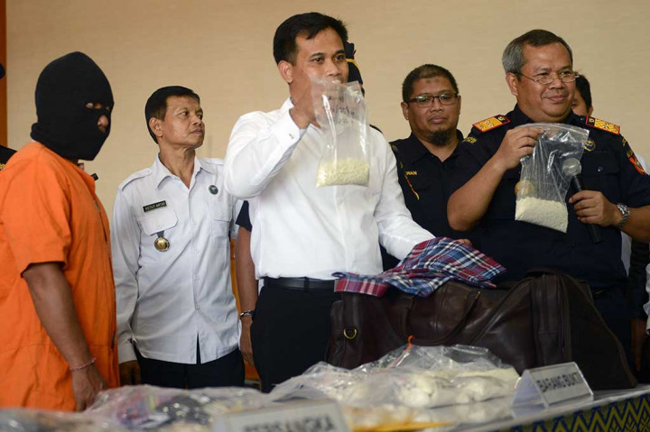 INA yang merupakan warga Buleleng, Bali tersebut ditangkap petugas Bea Cukai Ngurah Rai setibanya di Bali setelah menempuh penerbangan dari Doha, Qatar, pada Jumat, 23 Maret 2018 pada pukul 18.30 WITA, karena kedapatan membawa 2,01Kg kokain. AFP/Sonny Tumbelaka