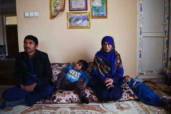 Kegigihan Ahmadi bertolak belakang dengan kondisi sebagian besar perempuan Afghanistan yang buta huruf dan diperlakukan sebagai warga negara kelas dua. 