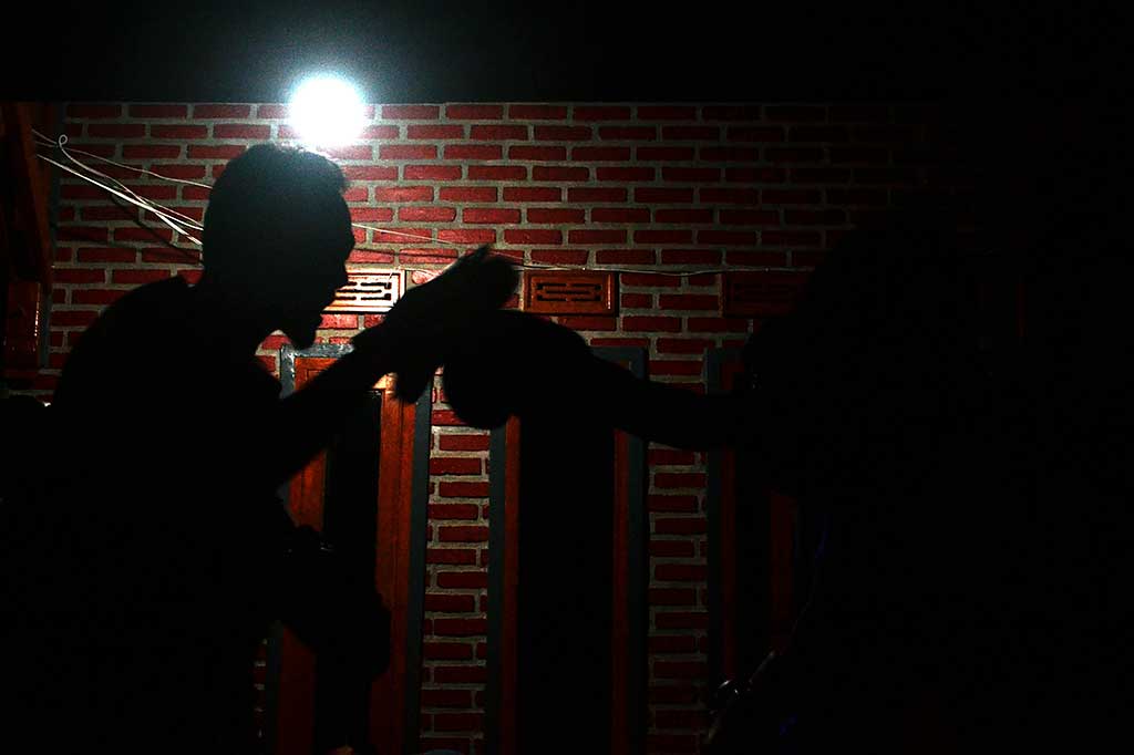 
RCBC membagi dua kelas latihan, yakni untuk kelas profesional atau atlet dan lifestyle. Kelas lifestyle sendiri beranggotakan dari berbagai latar belakang, mulai dari anak jalanan sampai dosen, dokter, dan seniman.  Selain fasilitas sasana tinju seluas 5x5 meter di sana pun tersedia sarung tinju, samsak dan bola hindar sebagai penunjang berlatih. 