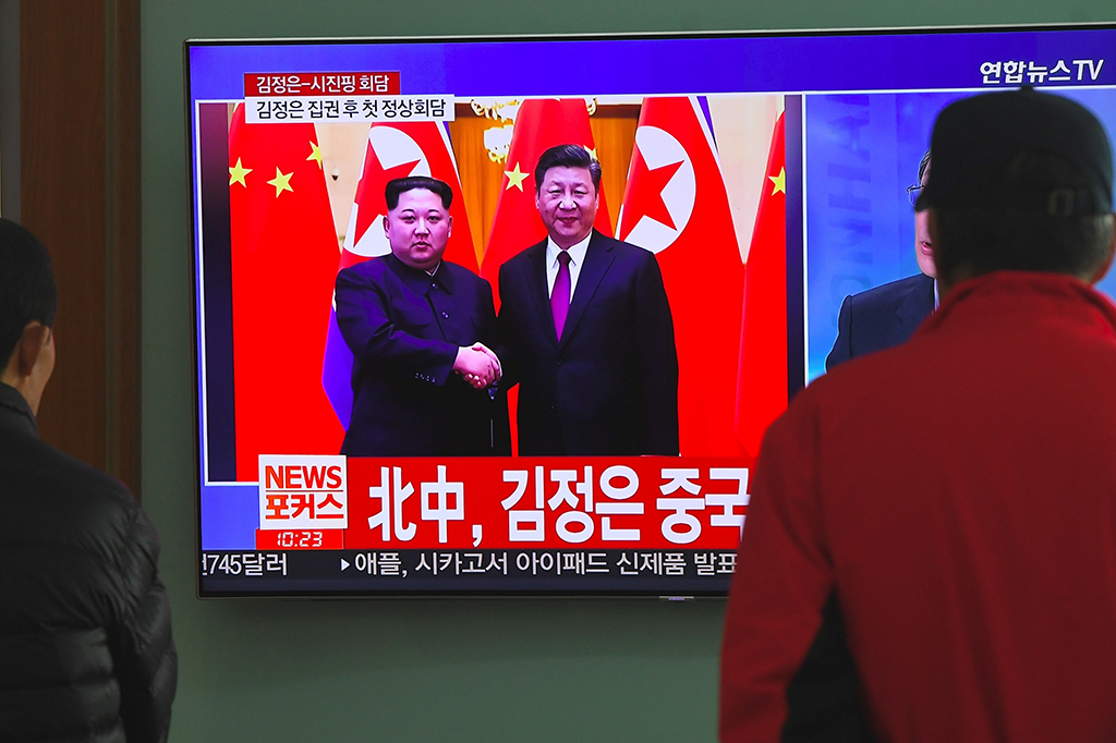 Selain dengan Presiden Xi, Kim Jong-un mengadakan pembicaraan dengan wakilnya, termasuk Li Keqiang, Perdana Menteri Tiongkok, dan Wang Qishan, Wakil Presiden Tiingkok yang dianggap sebagai salah satu kepercayaan terdekat Xi. Presiden Xi mengatakan Beijing bersedia bekerja dengan Korea Utara.