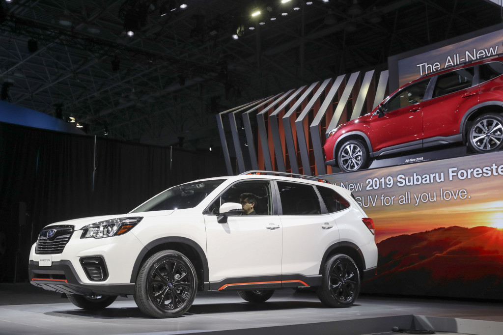 Generasi terbari Forrester diperkenalkan Subaru untuk segmen medium SUV. 