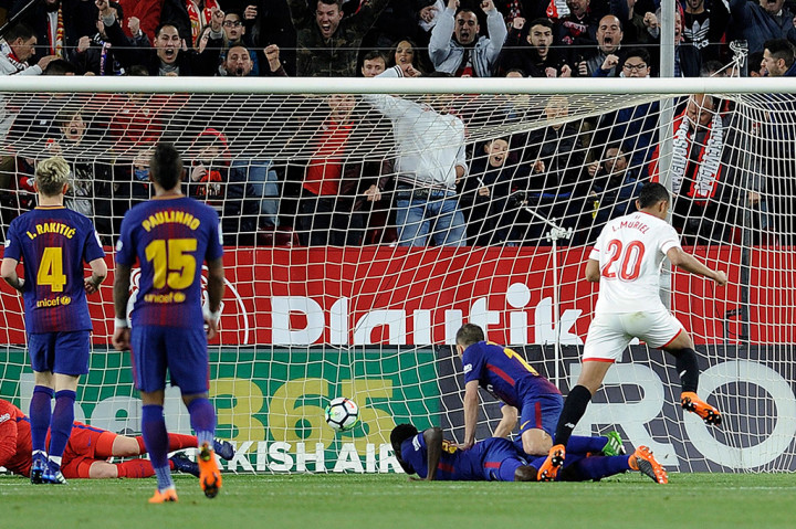 Setelah unggul 1-0 pada babak pertama, Sevilla langsung menggebrak pada babak kedua. Hasilnya langsung terlihat ketika Luis Muriel menambah keunggulan pada menit ke-50.