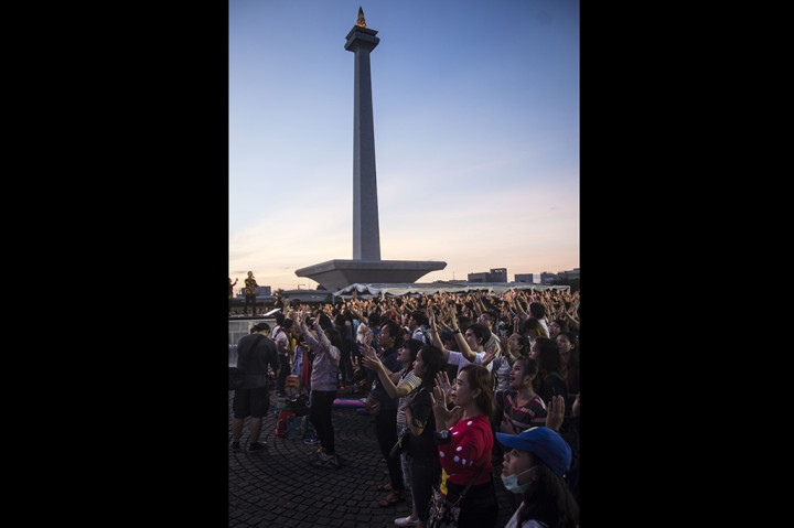 Dalam perayaan Paskah tahun ini, umat Kristiani dari GBI Glow Fellowship Center ingin menyampaikan pesan bahwa Monas merupakan tempat yang aman dan damai untuk menyelenggarakan kegiatan agama dan kebudayaan. Monas juga terbuka bagi semua agama.
