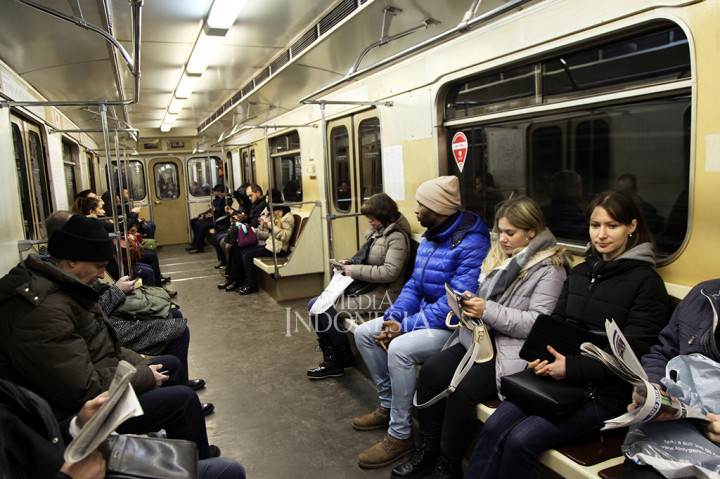 Kecepatan operasi rata-rata kereta bawah tanah Moskow (termasuk berhenti) adalah sekitar 41,61 km / jam . Ini memastikan keteraturan lalu lintas kereta yang tinggi dengan interval minimal 90 detik.