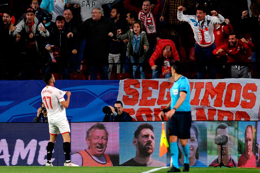 Sarabia akhirnya membawa Sevilla memimpin 1-0 pada menti ke-32. Menerima umpan silang Sergio Escudero, Sarabia melepaskan sepakan kaki kirinya dan masuk ke gawang Muenchen.