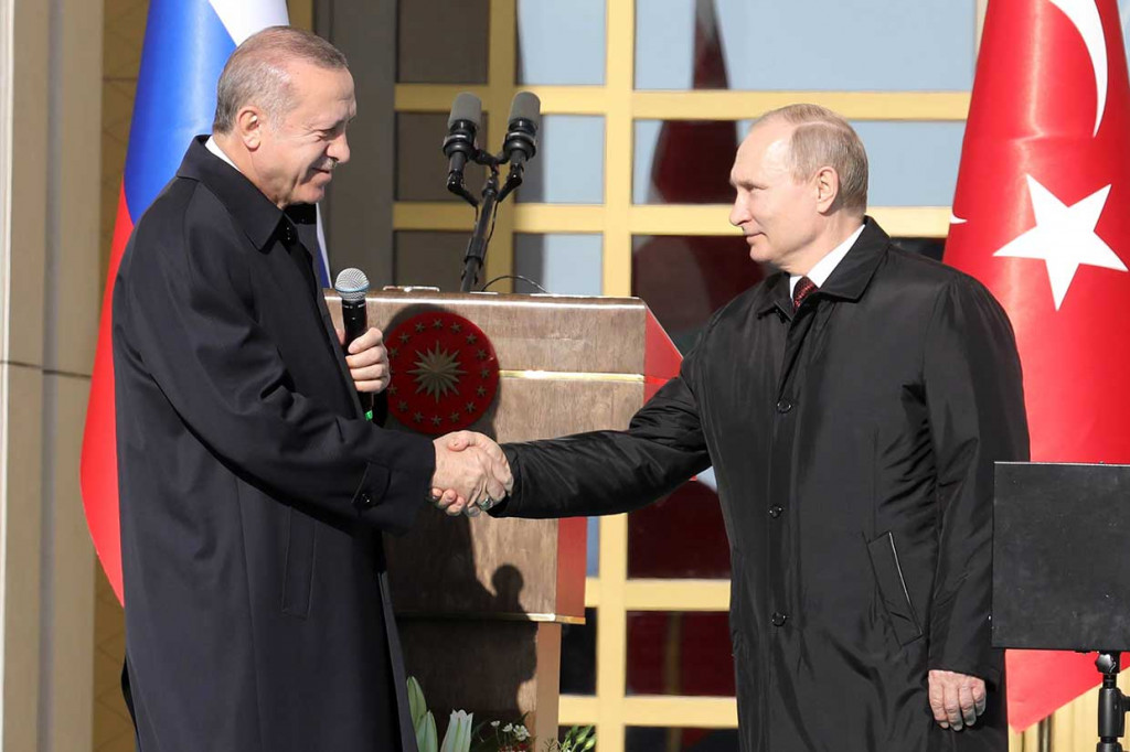 Presiden Rusia Vladimir Putin dan Presiden Turki Tayyip Erdogan menandai secara resmi dimulainya pembangunan unit pertama PLTN Akkuyu di Istana Presiden di Ankara, Selasa, 3 April 2018 waktu setempat.