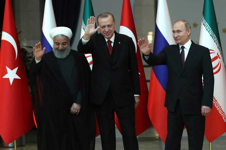 Menurut pernyataan bersama yang dikeluarkan usai pertemuan puncak, ketiga negara tersebut bertekad untuk mempercepat upaya untuk memastikan agar ketenangan dapat tercipta di Suriah.