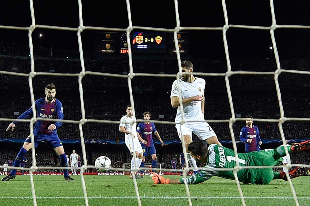 Bek Barca Gerard Pique menambah penderitaan klub Italia tersebut empat menit kemudian. Pique menyambar bola pantul setelah upaya Luis Suarez digagalkan kiper Alisson.