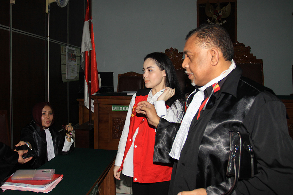 Jennifer Dunn Jalani Sidang Perdana