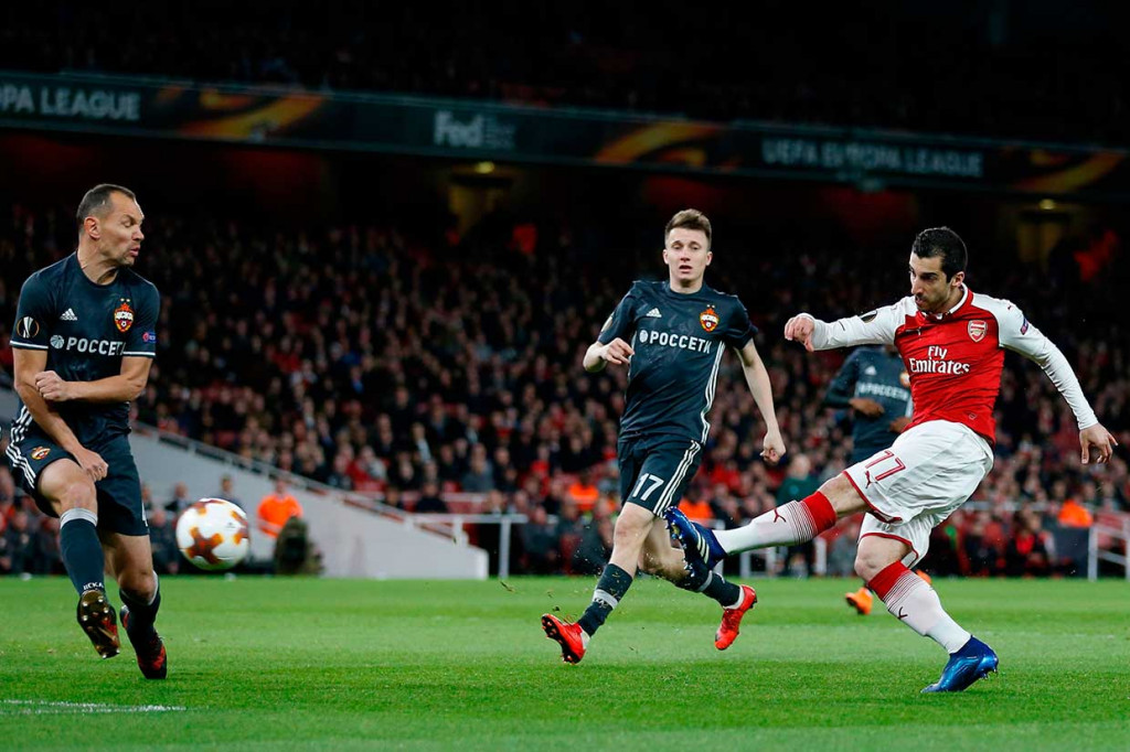 Tampil di hadapan pendukungnya sendiri Arsenal tampil menekan sejak awal laga. Henrickh Mkhitaryan berpeluang menjebol gawang SCKA Moskow di menit-menti awal, namun tembakan kaki kirinya dari dalam kotak penalti masih menyamping.