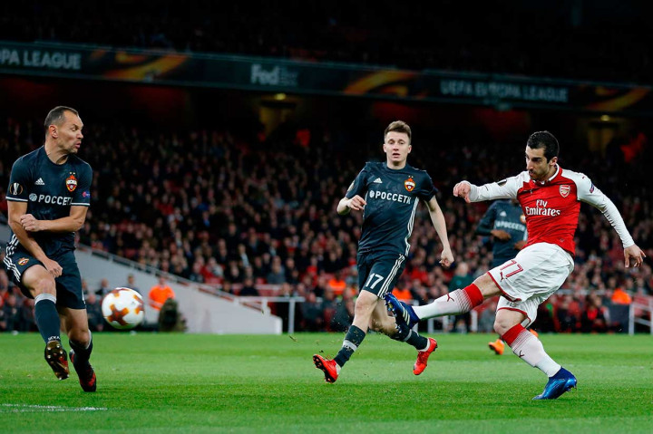 Tampil di hadapan pendukungnya sendiri Arsenal tampil menekan sejak awal laga. Henrickh Mkhitaryan berpeluang menjebol gawang SCKA Moskow di menit-menti awal, namun tembakan kaki kirinya dari dalam kotak penalti masih menyamping.