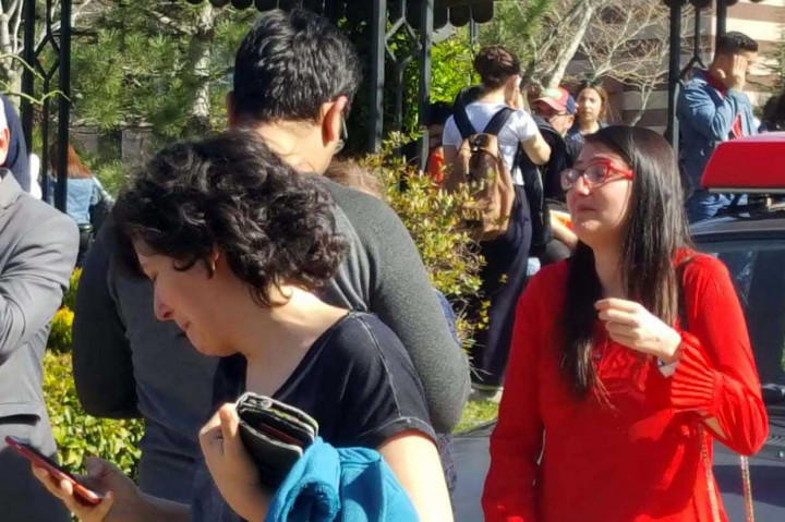 Penyerang yang merupakan asisten peneliti di universitas tersebut menembak mati asisten dekan, sekretaris fakultas, seorang dosen dan seorang anggota staf fakultas bidang pendidikan. Tiga orang juga terluka akibat insiden tersebut. Pelaku yang diidentifikasi sebagai Volkan B berhasil ditangkap setelah sebelumnya berusaha melarikan diri, dan kini tengah dalam pemeriksaan. 