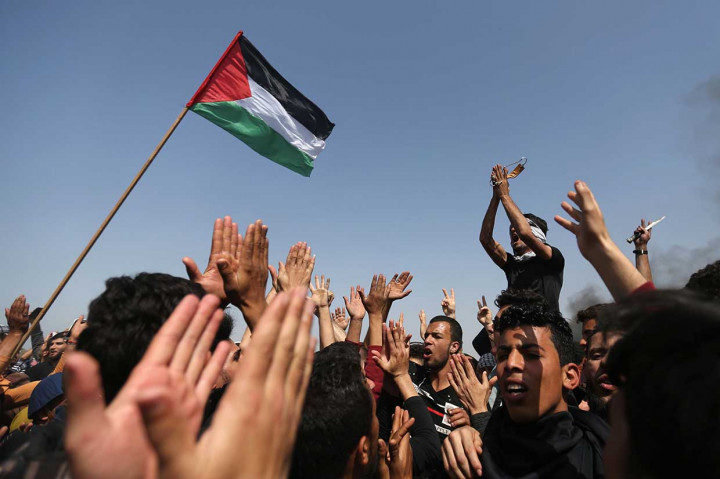 Demonstrasi di perbatasan Gaza tersebut rencananya akan mencapai puncak pada 15 Mei, saat warga Palestina memeringati hari Nakba atau bencana, saat ratusan ribu warga Palestina terusir dari rumahnya pada 1948, bertepatan dengan terbentuknya negara Israel. Demonstran menuntut pengungsi Palestina diperbolehkan kembali ke tanah leluhur mereka.