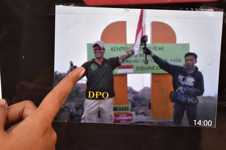 Andrey Voytech dilaporkan hilang oleh temannya yang menginap di sebuah hotel di Magelang. Teman korban melaporkan jika Andrey sedang naik ke Merbabu, melalui Cunthel, Kabupaten Semarang, Jumat, 30 Maret 2018. 