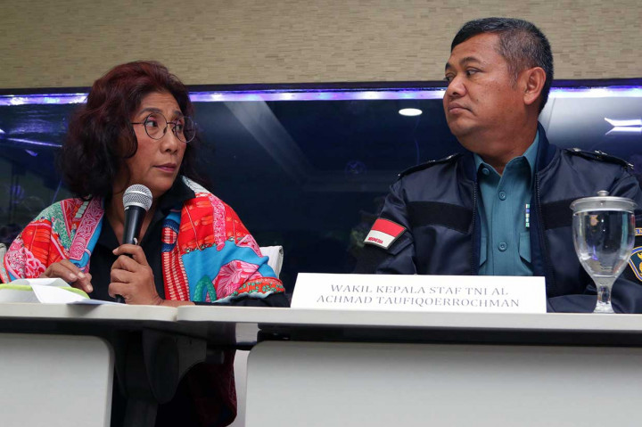 Kapal Andrey Dolgov, STS-50 dan IMO 8514772 dinahkodai Matveev Alesandr warga Rusia dan jumlah anak buah kapal (ABK) keseluruhan 30 orang, 20 diantaranya WNI dan 10 lainnya WNA. Kapal Andrey Dolgov berbendera Togo, 378 gross tonage (GT) terdaftar sebagai kapal tangkapan ikan dan diduga melakukan perdagangan manusia.