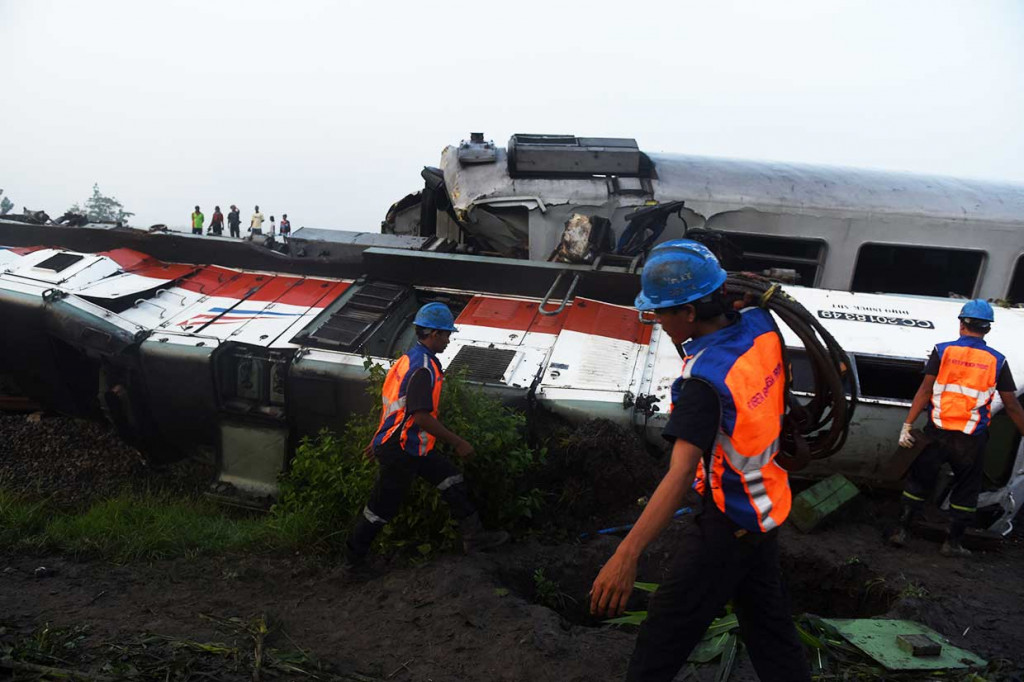 Seperti diketahui, KA Sancaka relasi Yogyakarta-Surabaya bertabrakan dengan truk trailer pengangkut beton bantalan rel di perlintasan liar di km 215+8 Jumat, 6 April 2018 sekitar pukul 18.25 WIB. Satu orang tewas dan empat lainnya luka-luka dalam peristiwa tersebut. Korban meninggal adalah masinis KA, Mustofa. Sedangkan korban luka adalah asisten masinis dan tiga penumpang KA.