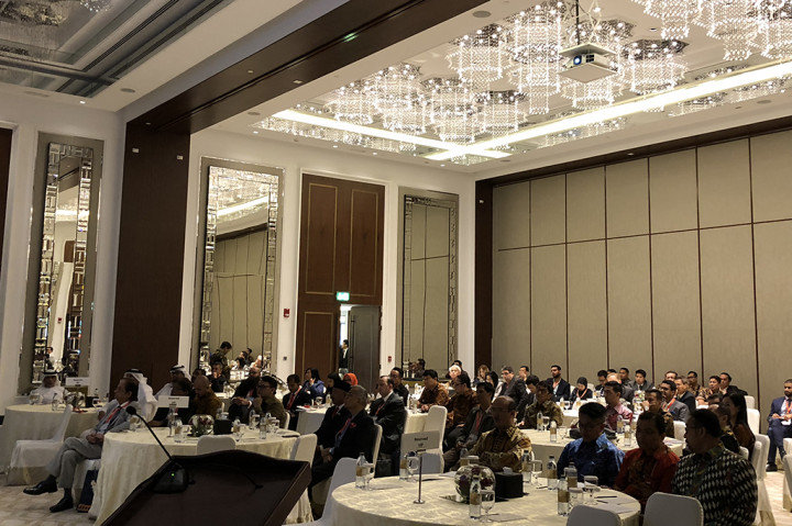 Diantaranya beberapa pejabat tinggi dan CEO dari perusahaan terkemuka, seperti Dubai Islamic Bank, perusahaan pengembang properti mewah terkemuka Dubai Damac Properties dan  perusahaan real estate terbesar dunia Emaar Properties.