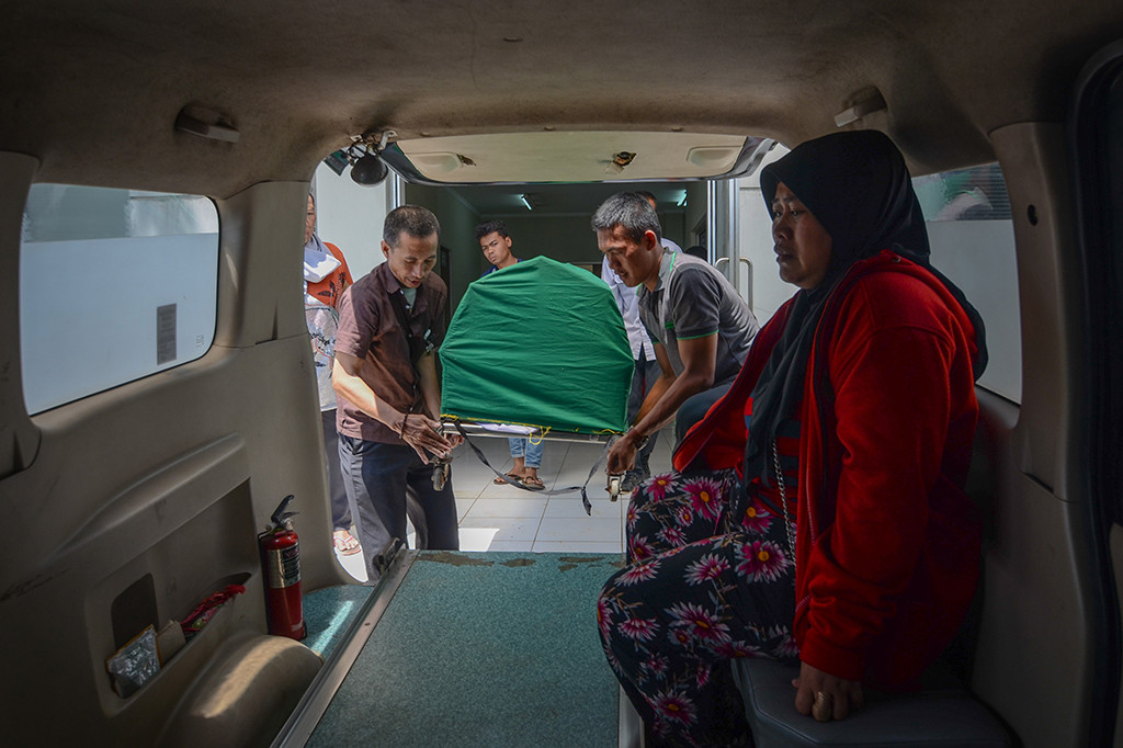 Pihak RSUD Cicalengka menyatakan korban yang diduga keracunan miras oplosan sebanyak 41 orang dan 18 orang diantaranya meninggal dunia serta beberapa korban lainnya dalam kondisi kritis. 
