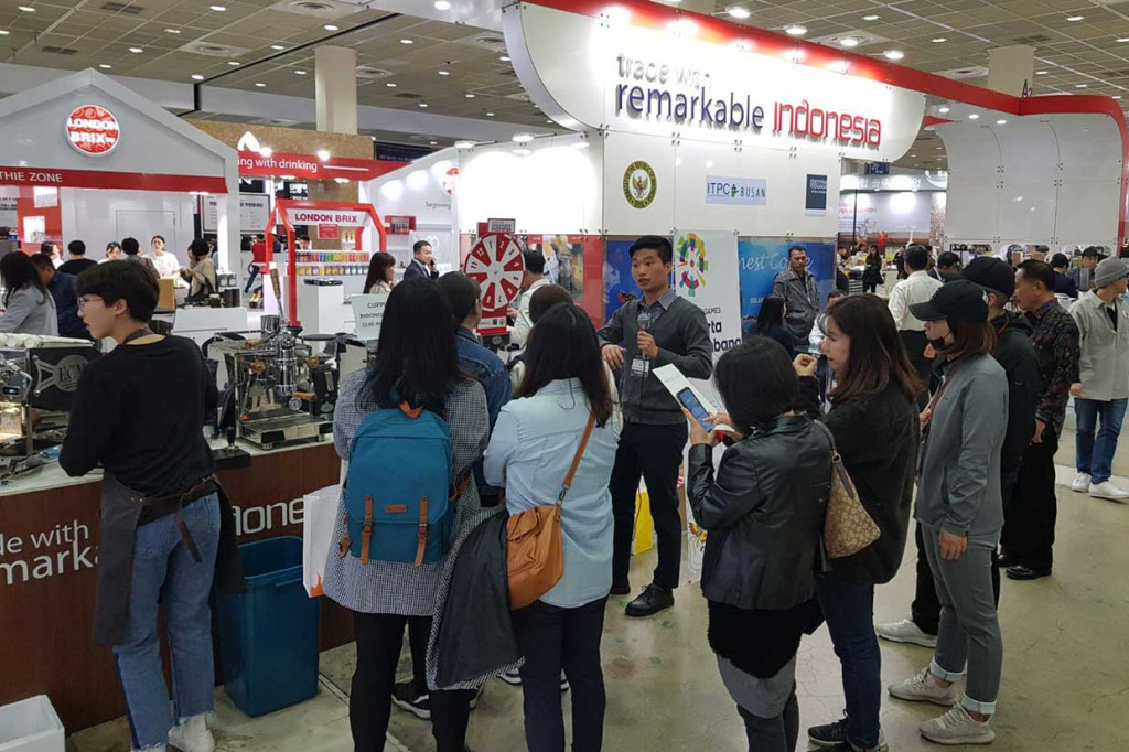 Sejak pameran dibuka pada 5 April 2018, Paviliun Indonesia selalu menarik minat para pengunjung. Tercatat sekitar 10 ribu orang mengunjungi Paviliun Indonesia. Strategi pemasaran melalui free testing kopi yang disertai 'coffee cupping' dan 'roulette game' juga menjadi cara tersendiri Paviliun Indonesia yang digawangi KBRI Seoul dan Indonesian Trade and Promotion Center yang berkedudukan di Busan. Hal tersebut ternyata cukup menarik perhatian pengunjung. Banyak diantara mereka yang mengantre untuk mencoba kopi Indonesia.