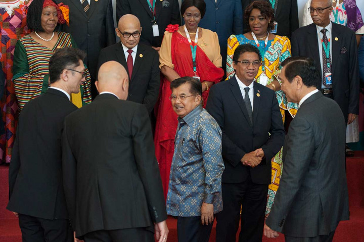 IAF merupakan ajang bagi pemerintah dan pelaku usaha Indonesia dan Afrika untuk meningkatkan kerja sama ekonomi dan perdagangan. Selain itu, peluang investasi dan kerja sama teknis antara Indonesia dengan negara kawasan Uni Afrika. Total nilai perdagangan Indonesia dengan Afrika pada 2017 mencapai USD8,85 miliar. Nilai tersebut meningkat sebesar 15,49 persen dibanding tahun sebelumnya. Komoditas yang diekspor ke Afrika antara lain minyak kelapa sawit, tekstil dan produk tekstil, kertas, sabun, dan kopi. ANTARA/Nyoman Budhiana