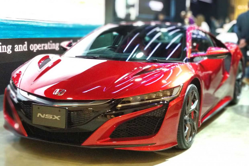 Honda Gallery menampilkan beberapa model spesial, seperti Honda NSX generasi dari supercar Honda bermesin hybrid.