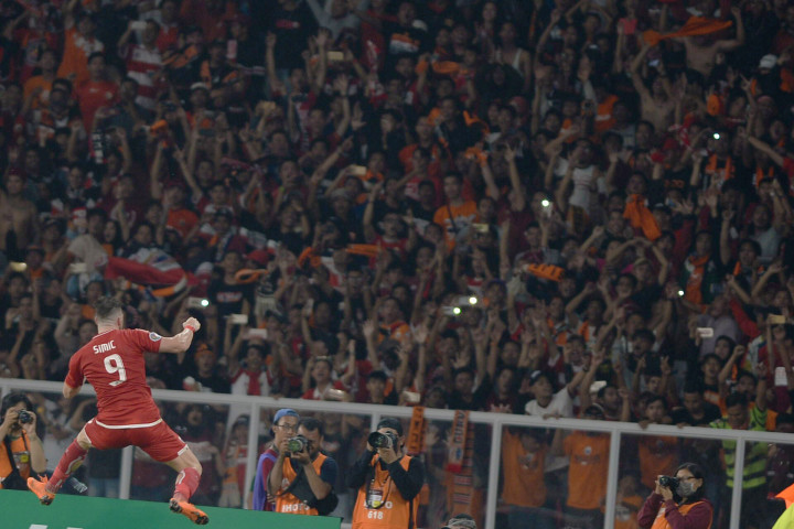 Laga berakhir untuk kemenangan Persija 4-0 atas tim tamu mereka, JDT di Piala AFC 2018. Kemenangan itu membuat Persija pimpin klasemen Grup H, di atas Song Lam Nghe An yang menang 2-1 atas Tampines Rovers pada laga di hari yang sama.
