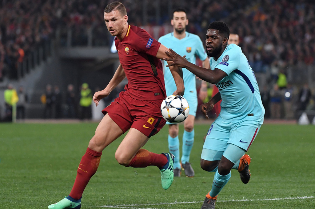 Permainan Barcelona pun tidak kunjung berkembang selepas gol Dzeko. Bahkan, lini pertahanan tim Ernesto Valverde terus mendapat ancaman dari AS Roma.