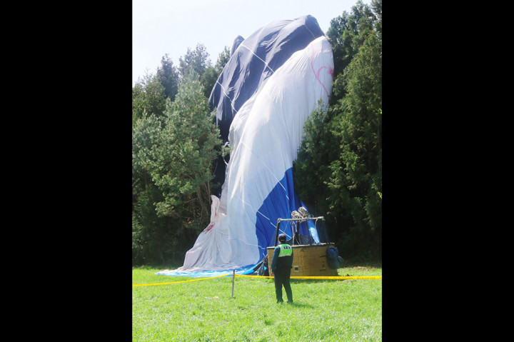 Sedangkan 12 orang lainnya yang mengalami luka-luka merupakan turis yang menjadi penumpang balon udara itu. Seluruh korban luka dilarikan ke rumah sakit setempat untuk mendapat perawatan medis.