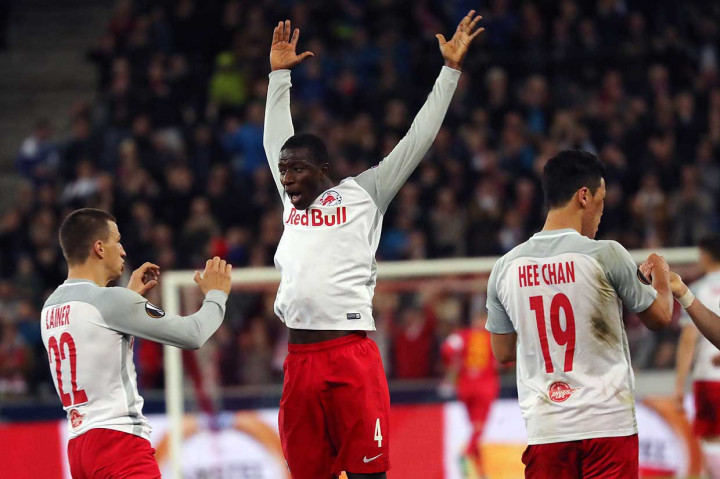 Pada menit ke-72, tuan rumah berbalik unggul melalui gol Amadou Haidara. 