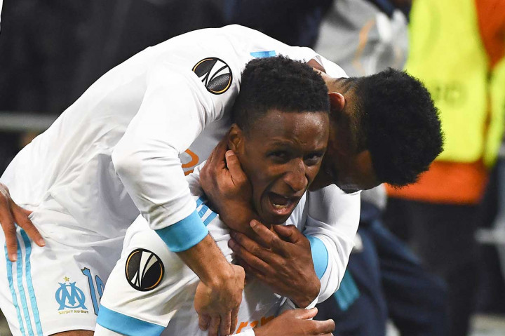 Tiga menit kemudian, Bouna Sarr mencetak gol untuk membalikkan situasi menjadi 2-1.