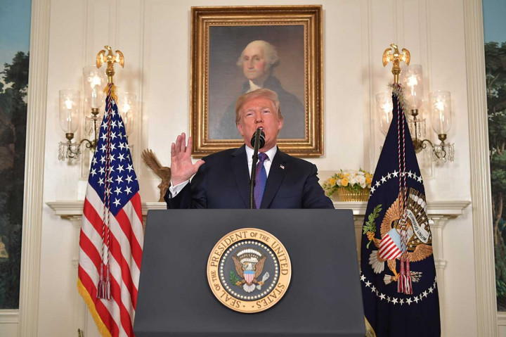 Trump mengatakan operasi gabungan dengan Prancis dan Inggris sedang bergerak menuju sasaran dan mereka siap melanjutkan tindakan itu sampai Suriah menghentikan penggunaan senjata kimia.