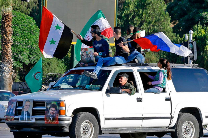 Serangan tersebut merupakan tanggapan atas dugaan serangan senjata kimia yang dilakukan oleh rezim al-Assad di Douma yang menewaskan puluhan orang pada 7 April 2018 lalu.