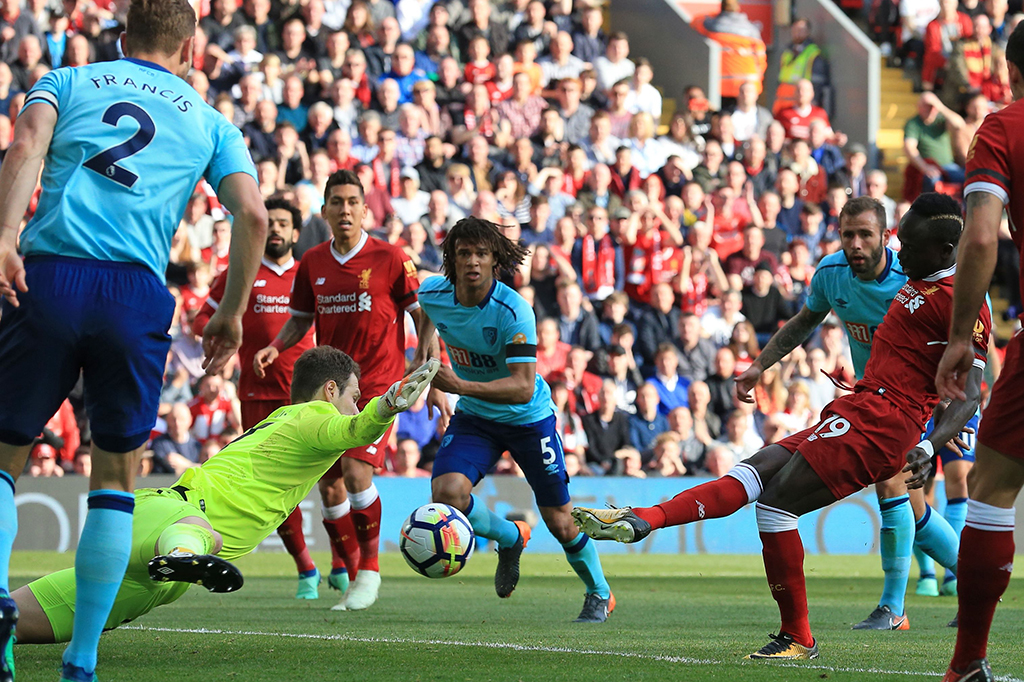 Meski begitu, Liverpool cuma bisa mencetak satu gol di babak pertama. Gol Sadio Mane pada menit ketujuh membawa Liverpool memimpin.