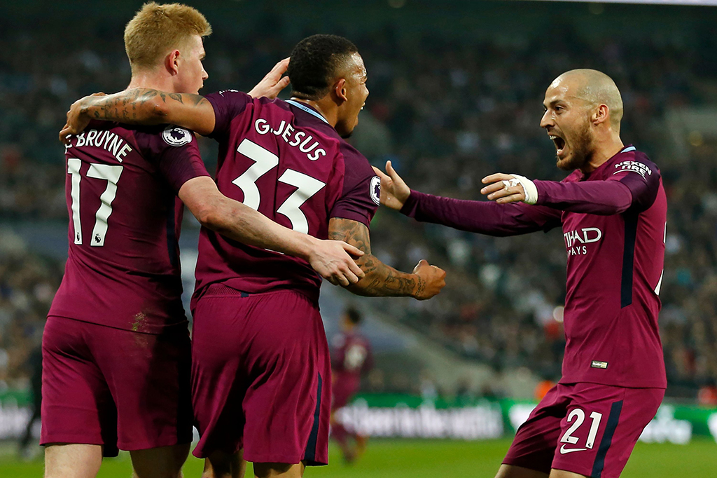 Kemenangan The Citizens dibuka melalui gol dari Gabriel Jesus pada menit ke-22. Gol tercipta setelah Vincent Kompany memberikan umpan kepada Gabriel Jesus yang berlari dari tengah sebelum mengalahkan Davinson Sanchez. AFP/IAN KINGTON 
