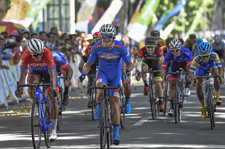 Etape ketiga atau etape terakhir TDLM 2018 dimenangkan pembalap Shiki Kuroeda dari Aisan Racing Team (Jepang) dengan catatan waktu 2 jam 39 menit 39 detik, disusul Anuar Manan dari Forca Amskin (Malaysia) dan Aiman Cahyadi dari Sapura Cycling (Indonesia). 
