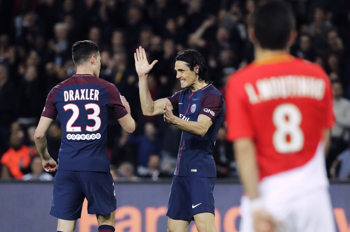 Selang tiga menit kemudian giliran Edinson Cavani yang membobol gawang Monaco. AFP/THOMAS SAMSON