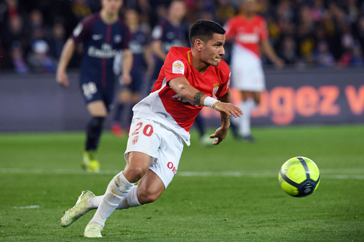 Monaco baru bisa memperkecil ketertinggalan di menit ke-38 lewat gol Rony Lopes. Gol itu menutup babak pertama untuk keunggulan PSG 4-1. AFP/CHRISTOPHE ARCHAMBAULT