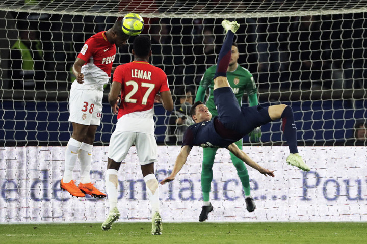 Gol penutup di laga ini dibuat oleh Julian Draxler pada menit ke-86. PSG pun berhasil keluar sebagai juara, merebut kembali gelar yang pada musim lalu jatuh ke tangan Monaco. AFP/THOMAS SAMSON 
