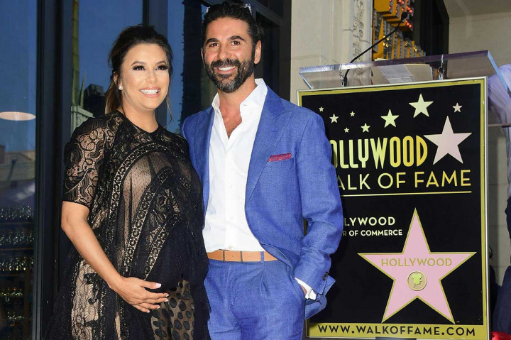 Longoria menerima kehormatan di hadapan suaminya, mantan ketua Televisi Jose Baston. Mereka akan dikaruniai anak pertama mereka pada Mei mendatang.