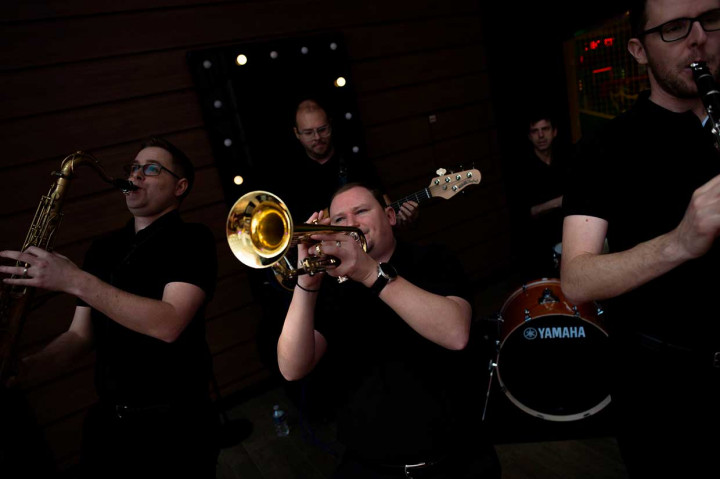 Spiral ultimate abyss menjadi yang tertinggi di kapal pesiar dengan ketinggian 150 kaki di atas permukaan laut. Penggemar tari dan musik dapat menetap untuk menonton akrobatik dan penyelaman di Aqua Theatre atau menuju Royal Theatre untuk mengalami sensasi Hairspray.