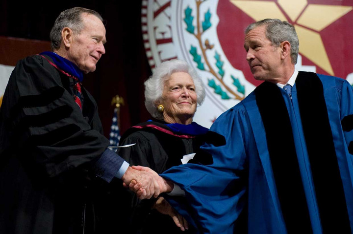 Barbara dan George HW Bush dikaruniai enam orang anak, termasuk Presiden ke-43 AS George W Bush dan juga mantan Gubernur Florida dan capres AS, Jeb Bush. AFP/Saul Loeb