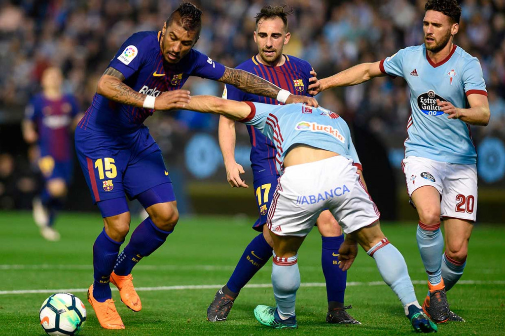 Di awal babak pertama permainan kedua kesebelasan nampak imbang. Beberapa kali saling serang, namun belum membuahkan hasil. 