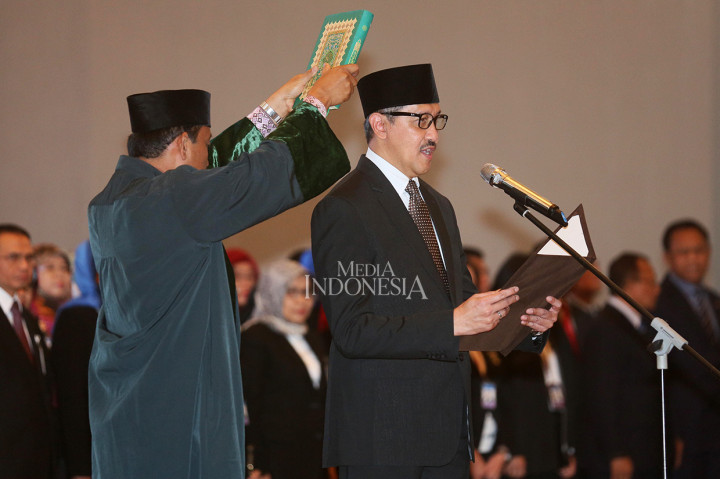 Deputi Gubernur Bank Indonesia terpilih periode 2018-2023, Dody Budi Waluyo mengucapkan sumpah jabatan sebagai Deputi Gubernur BI.