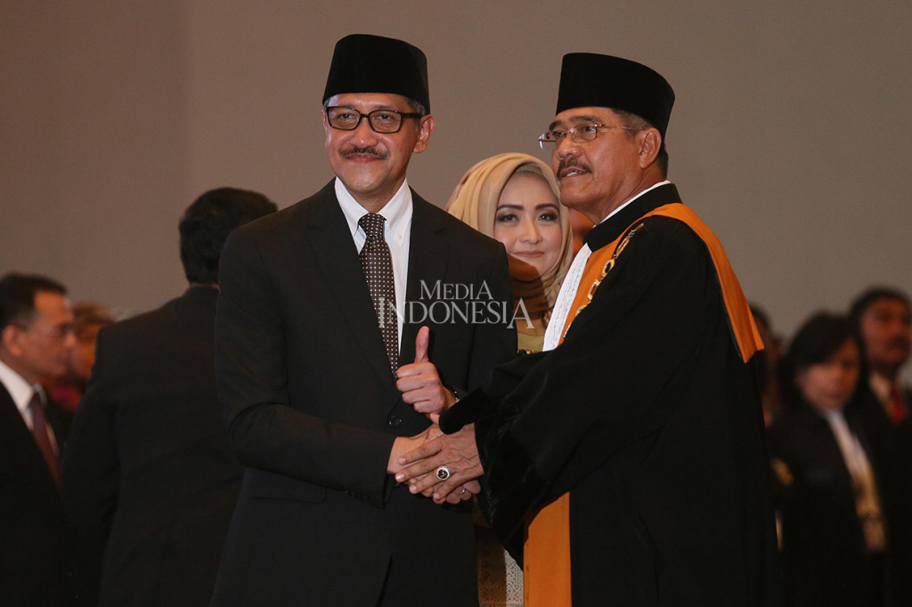 Pelantikan dipimpin langsung oleh Ketua Mahkamah Agung RI Muhammad Hatta Ali di Gedung Mahkamah Agung RI.