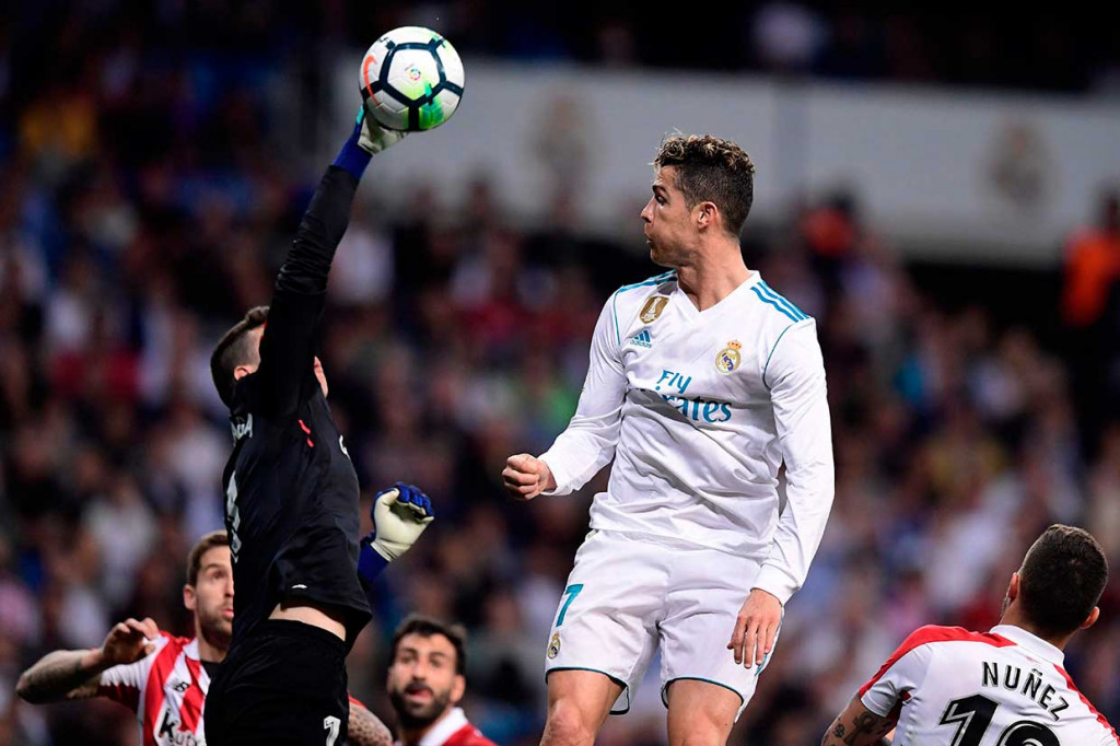 Revuelta tampil gemilang pada laga tersebut dengan menggagalkan beberapa peluang Madrid. Salah satunya menepis bola untuk menggagalkan peluang yang diperoleh Ronaldo.
